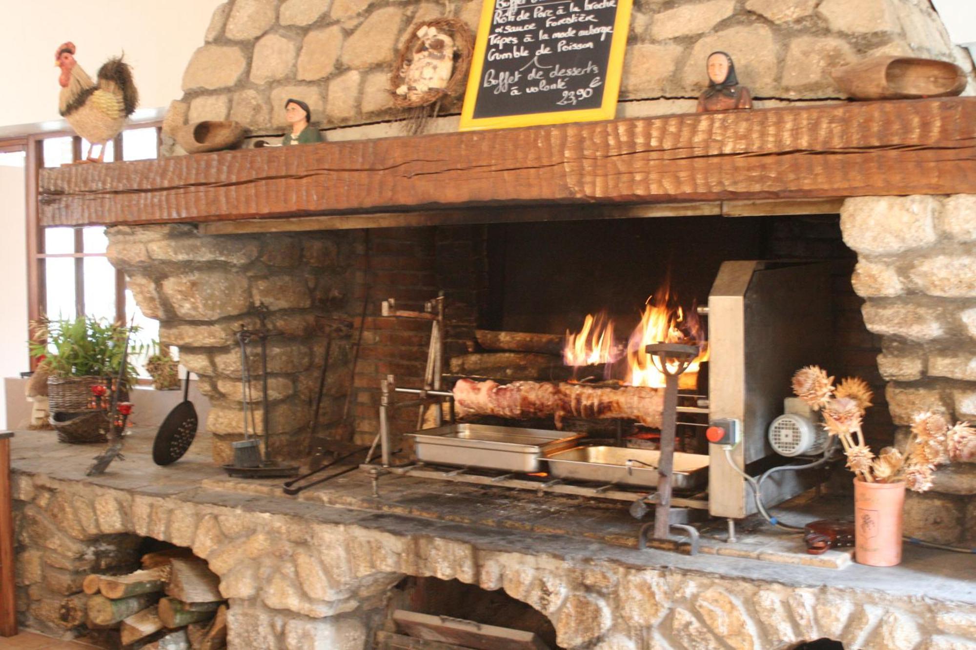 Logis Hotel Restaurant Auberge De L'Espinouse Fraisse-sur-Agout エクステリア 写真